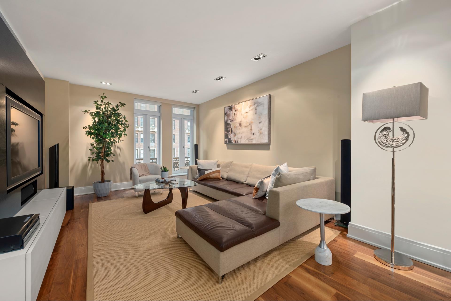 305 West 72nd Street 4Ad, Upper West Side, Upper West Side, NYC - 2 Bedrooms  
2 Bathrooms  
5 Rooms - 