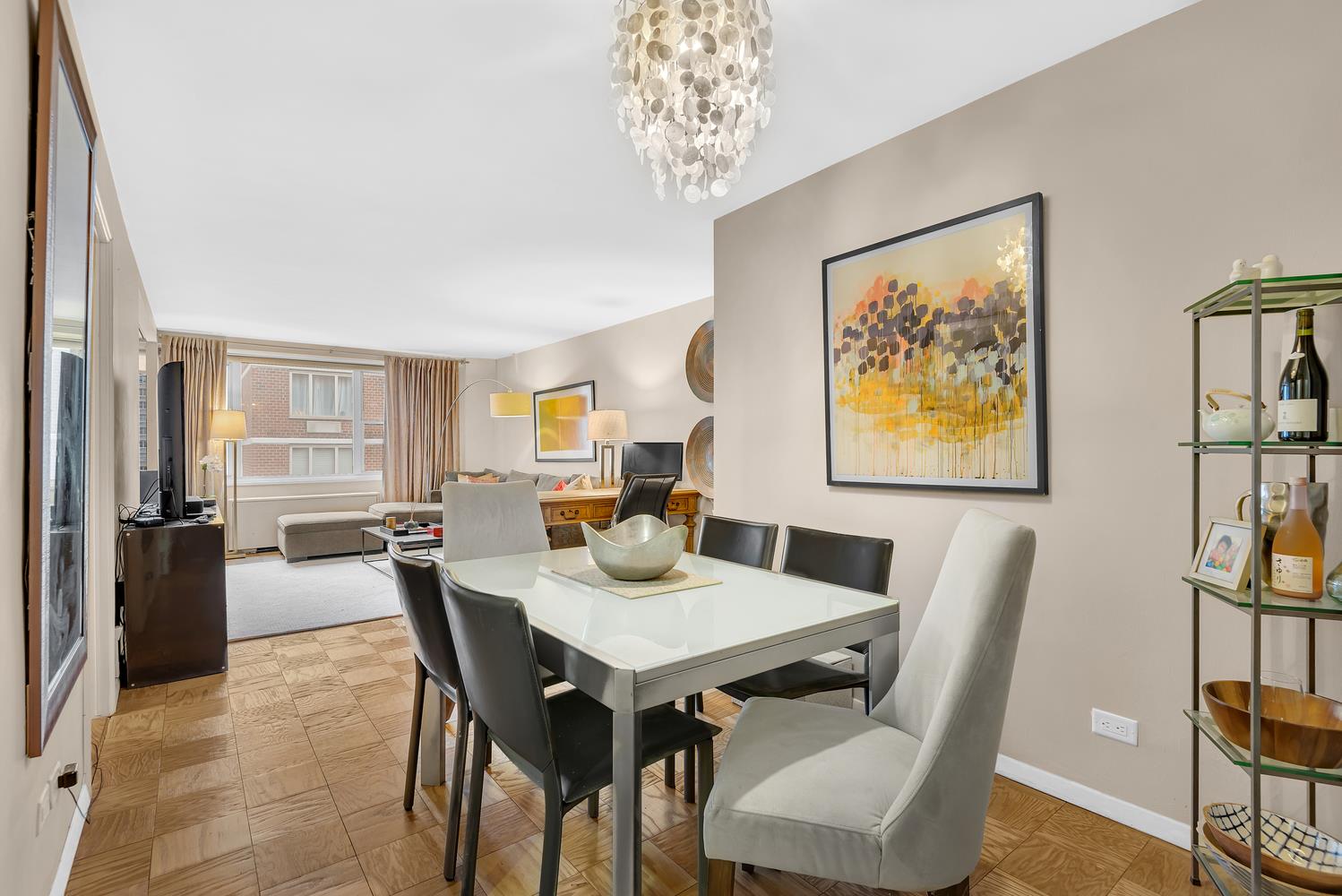165 West 66th Street 12S, Lincoln Sq, Upper West Side, NYC - 1 Bedrooms  
1 Bathrooms  
4 Rooms - 