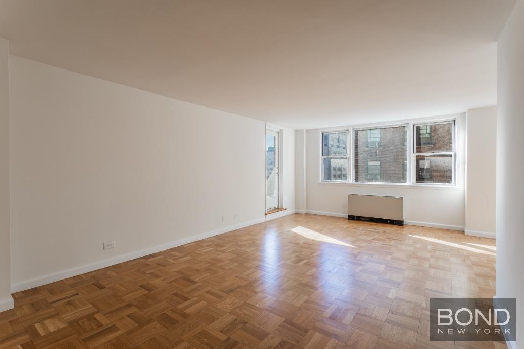 245 East 19th Street 8L, Gramercy Park, Downtown, NYC - 2 Bedrooms  
2 Bathrooms  
5 Rooms - 