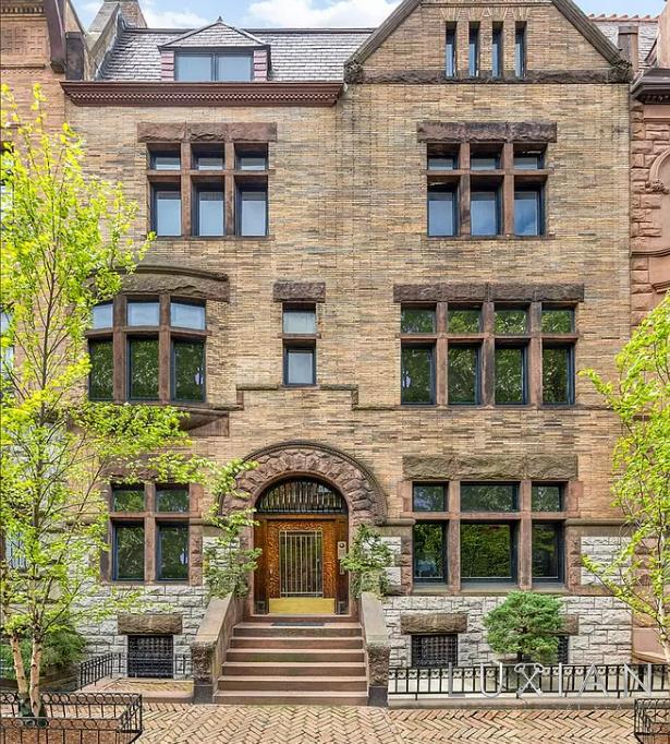 842 Carroll Street, Park Slope, Brooklyn, New York - 12 Bedrooms  
6.5 Bathrooms  
18 Rooms - 