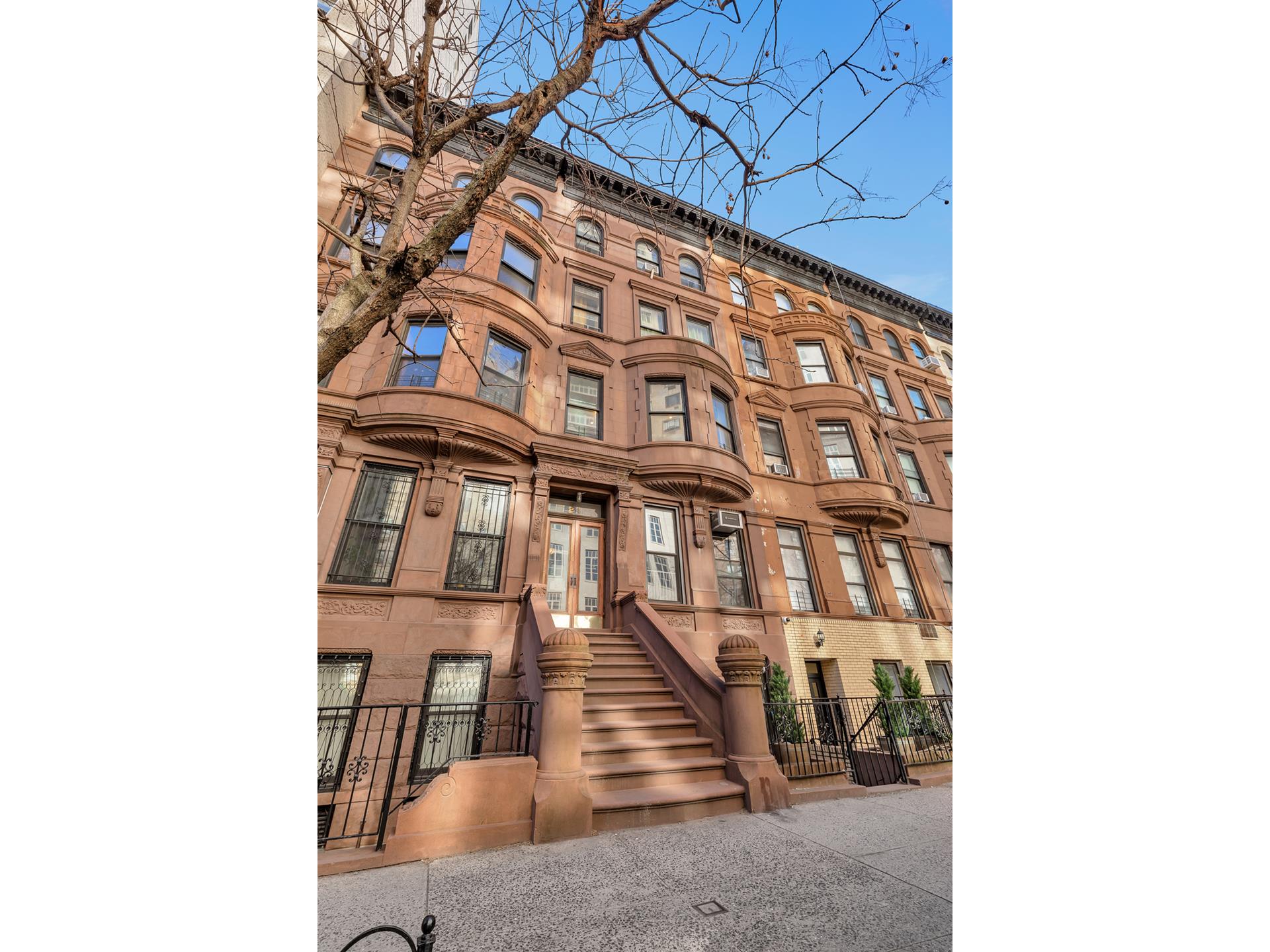 24 West 96th Street, Upper West Side, Upper West Side, NYC - 9 Bedrooms  
7.5 Bathrooms  
18 Rooms - 