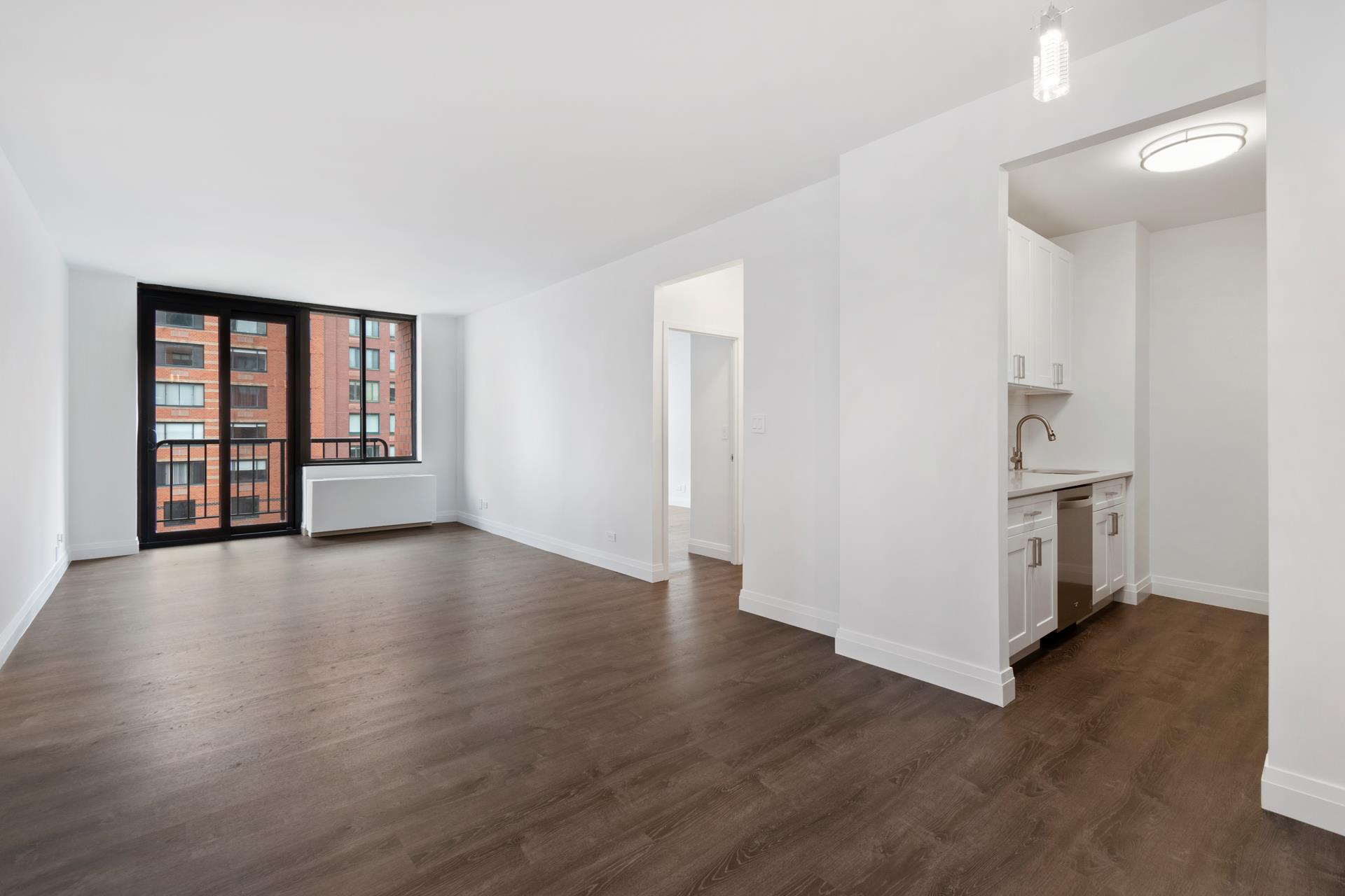 380 Rector Place 5B, Battery Park City, Downtown, NYC - 2 Bedrooms  
2 Bathrooms  
5 Rooms - 
