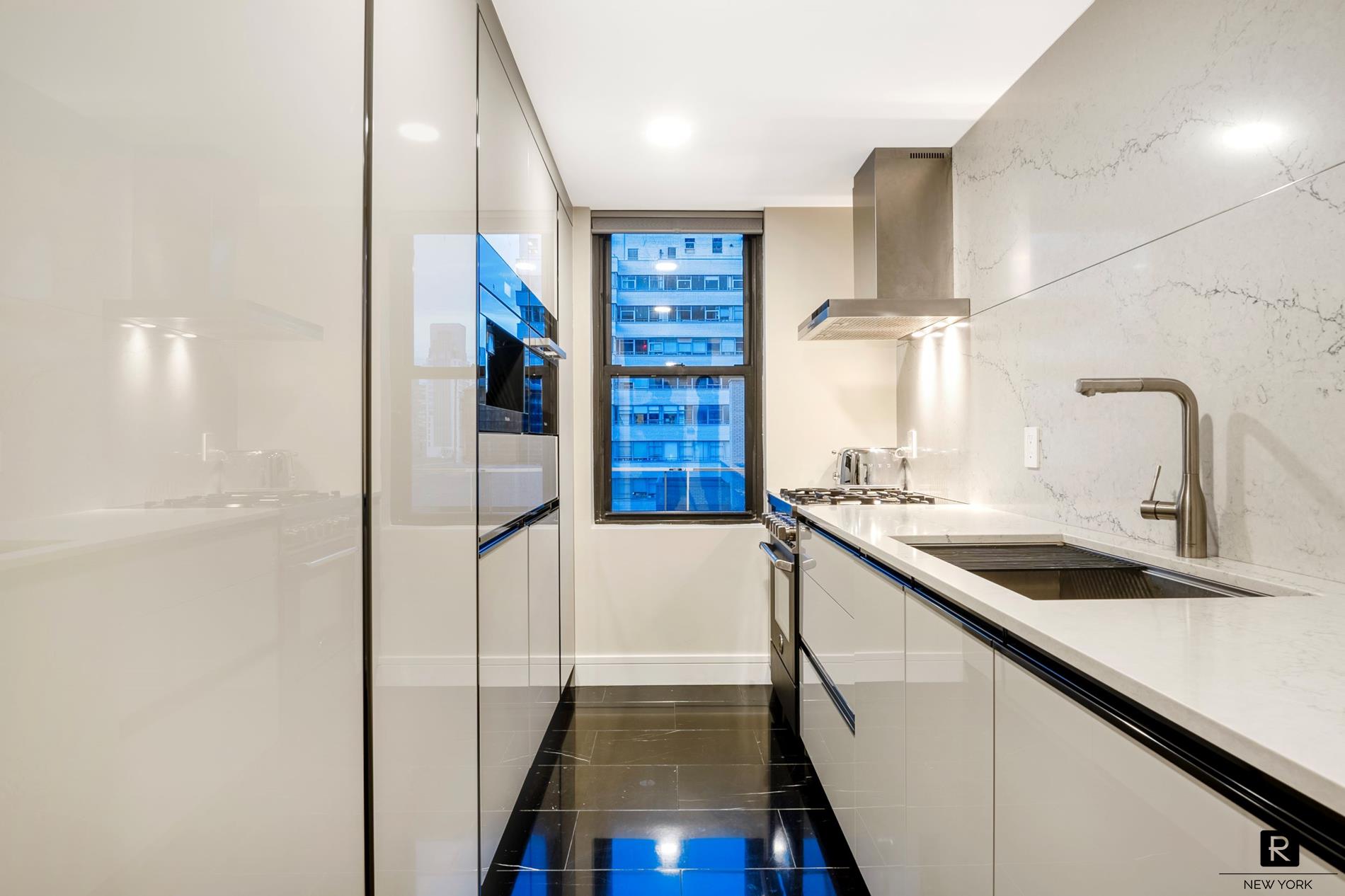 225 East 57th Street 18-G, Midtown East, Midtown East, NYC - 1 Bedrooms  
1 Bathrooms  
4 Rooms - 