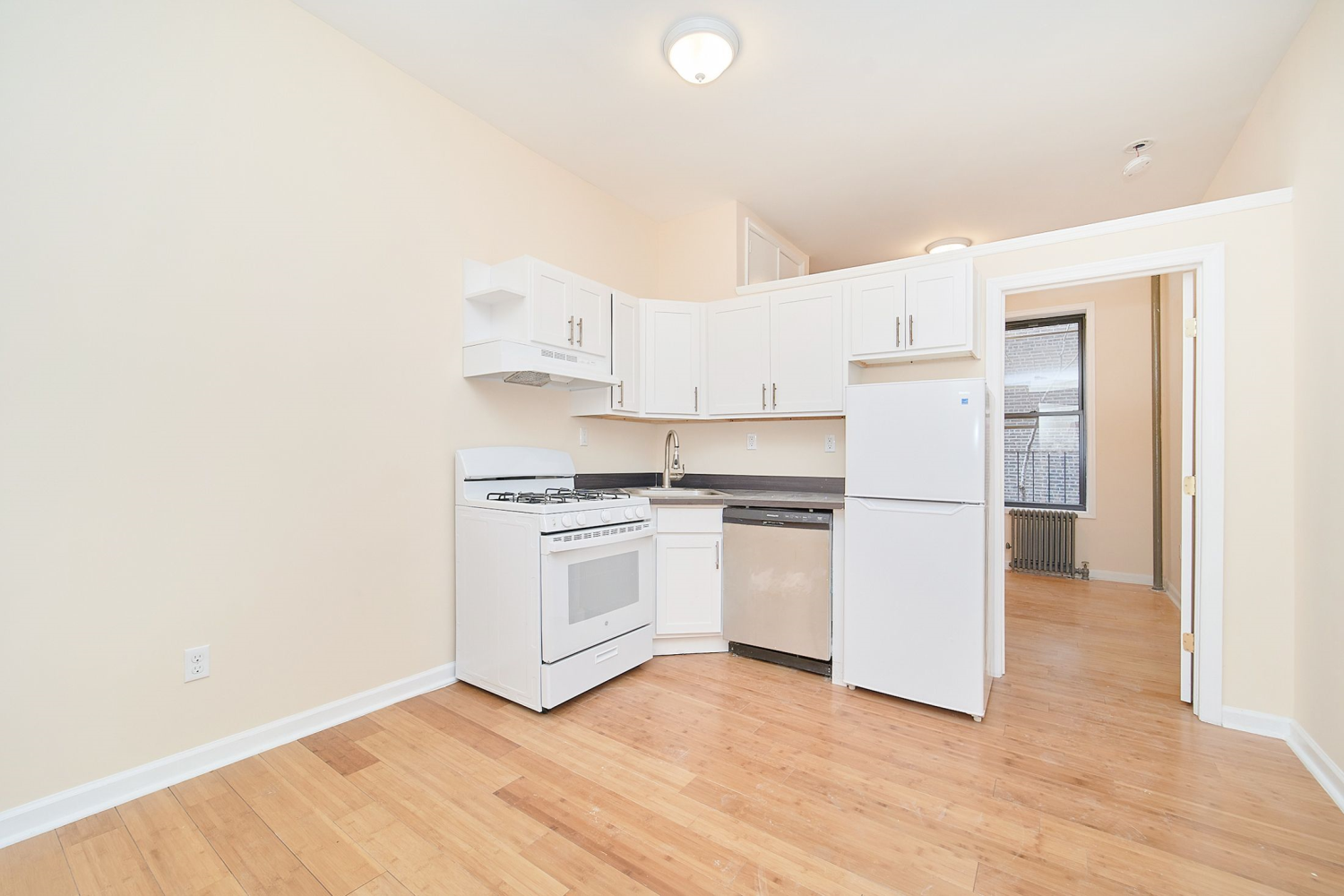 Photo 1 of 691 10th Avenue 6, Midtown West, NYC, $2,600, Web #: 1061210989
