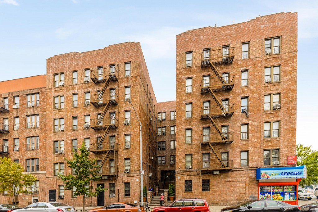 521 Isham Street 5-D, Inwood, Upper Manhattan, NYC - 1 Bedrooms  
1 Bathrooms  
3 Rooms - 