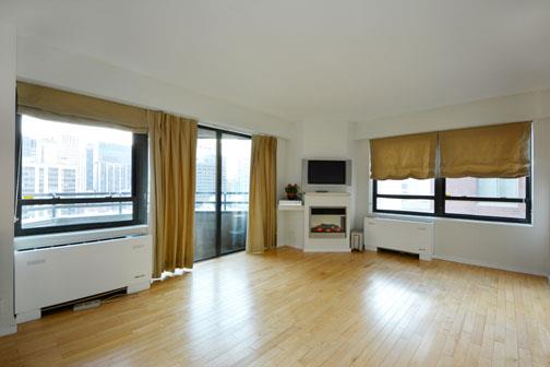 Photo 1 of 240 East 47th Street 29A, Midtown East, NYC, $4,200, Web #: 1061219356