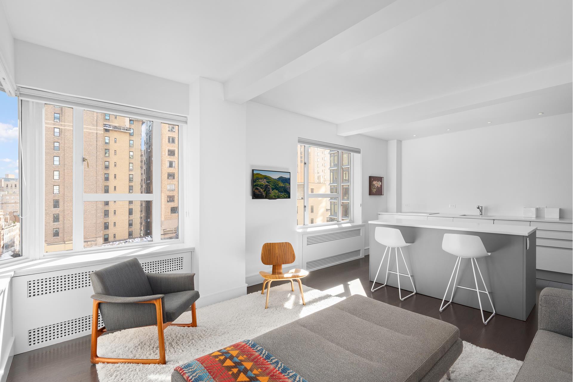 20 East 35th Street 10D, Murray Hill, Midtown East, NYC - 2 Bedrooms  
1 Bathrooms  
5 Rooms - 