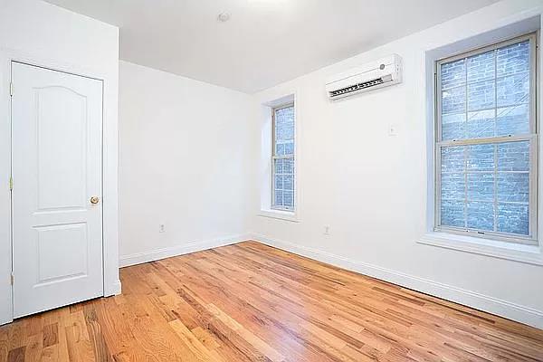 329 Lenox Avenue 3-A, West Harlem, Upper Manhattan, NYC - 1 Bedrooms  
1 Bathrooms  
2 Rooms - 