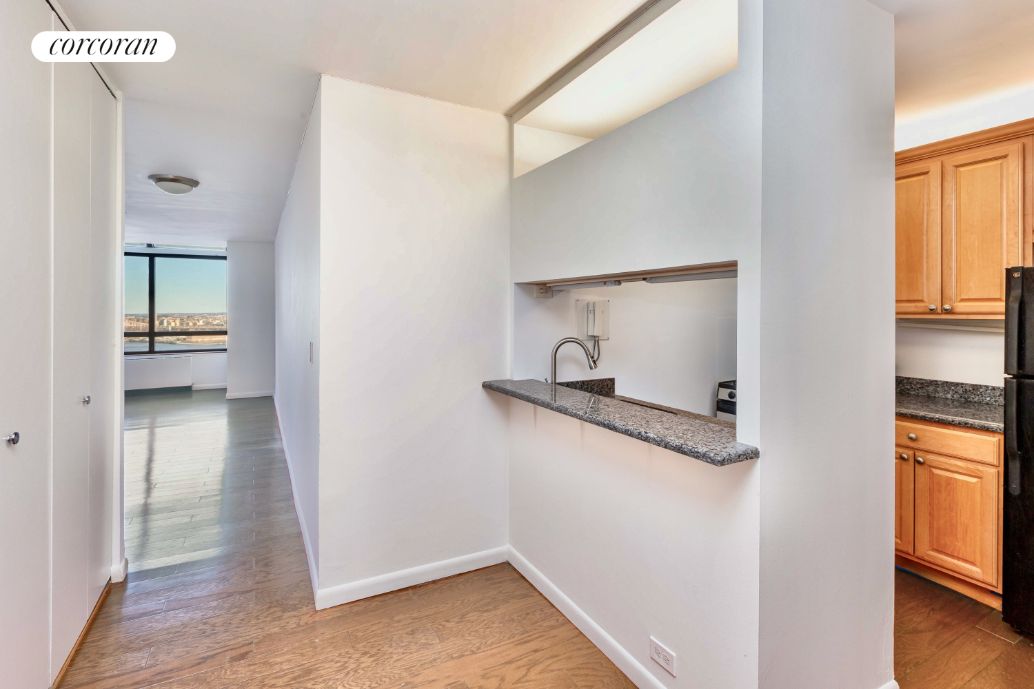 630 1st Avenue 35B, Murray Hill, Midtown East, NYC - 1 Bedrooms  
1 Bathrooms  
3 Rooms - 