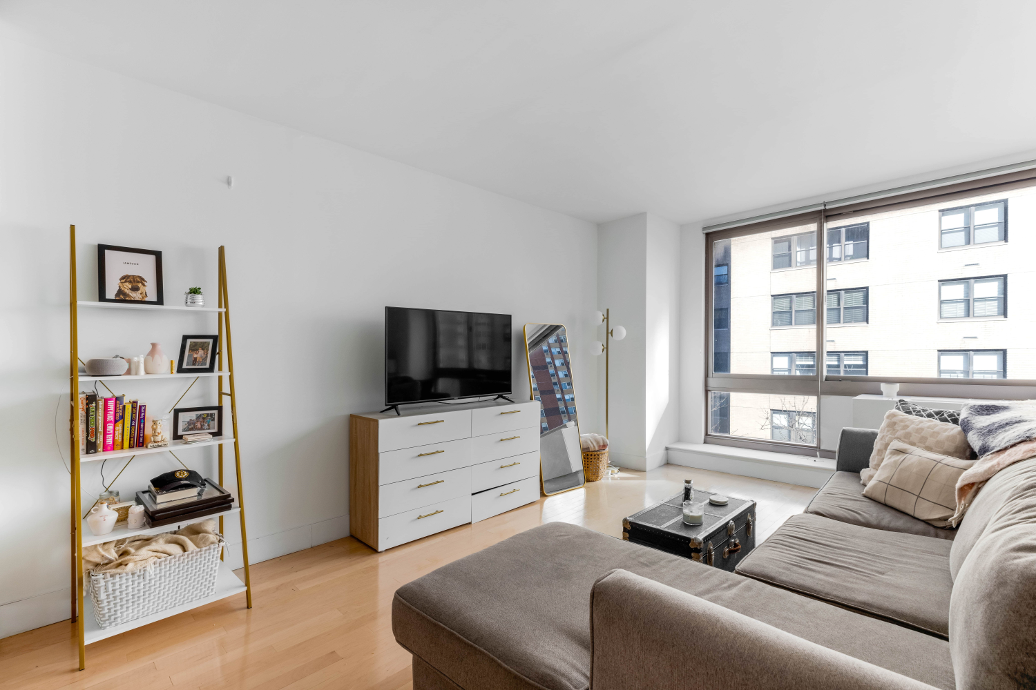 242 East 25th Street 5E, Gramercy Park And Murray Hill, Downtown, NYC - 1 Bathrooms  
2 Rooms - 