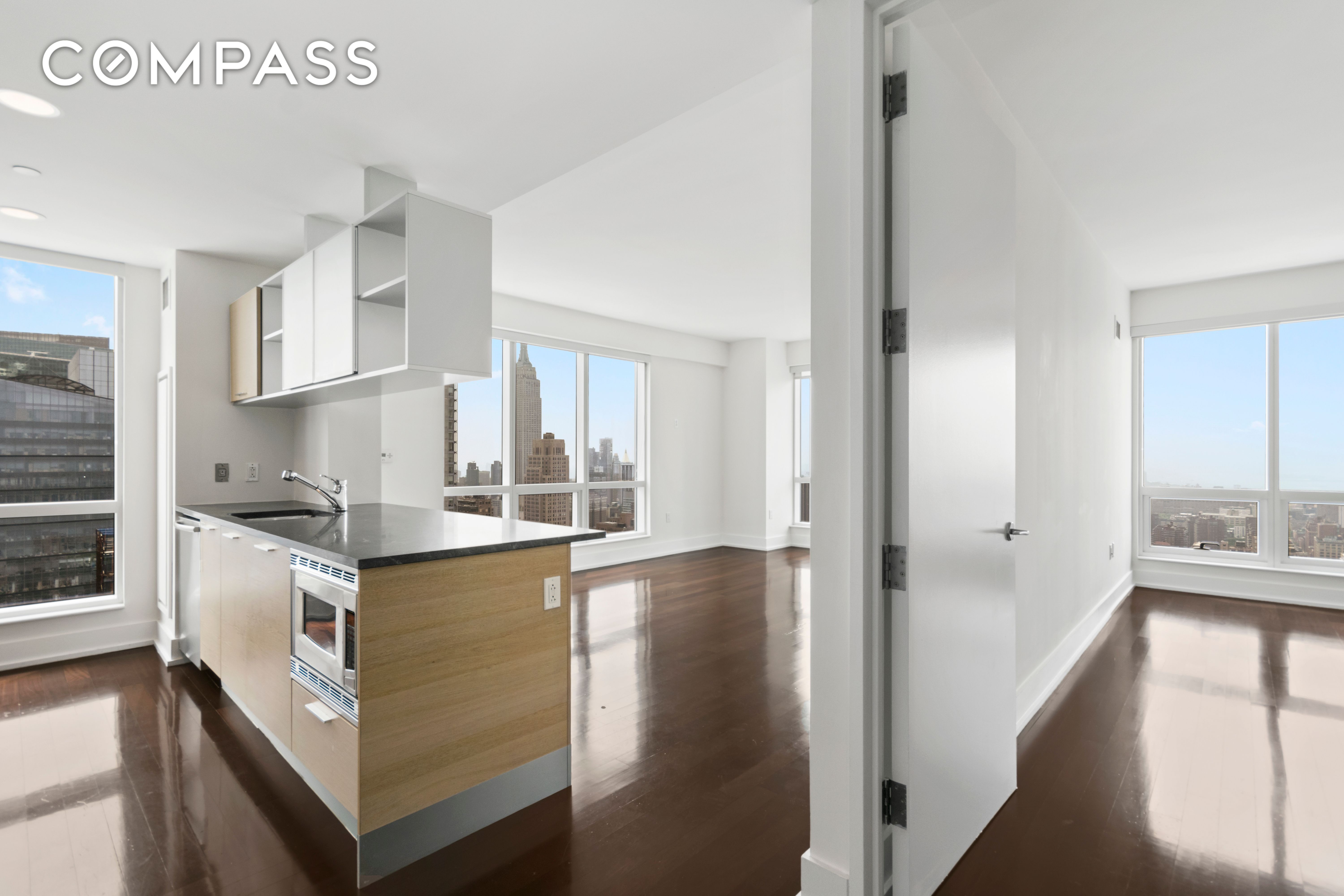 350 West 42nd Street 52E, Hell S Kitchen, Midtown West, NYC - 1 Bedrooms  
1 Bathrooms  
3 Rooms - 