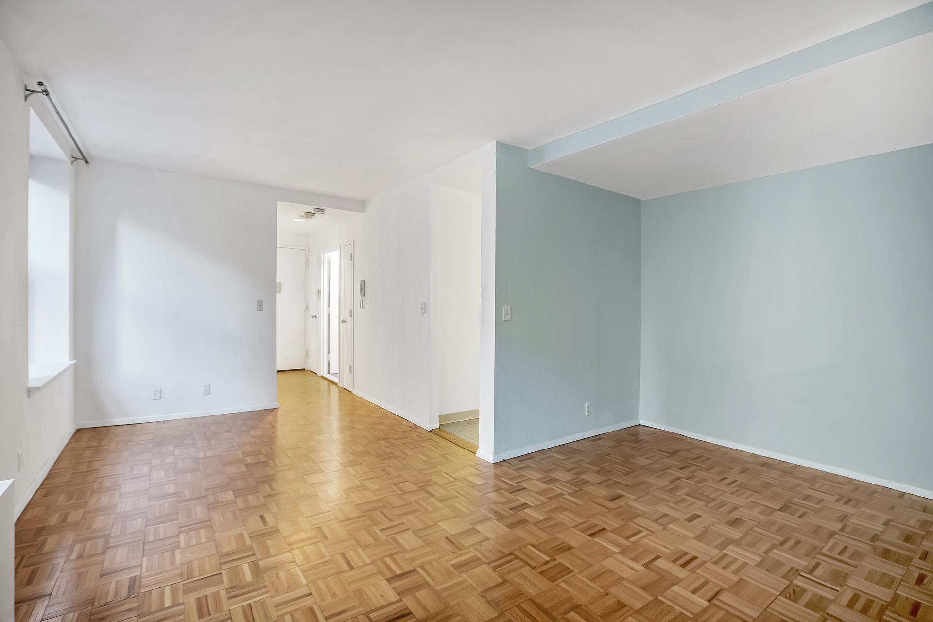 Photo 1 of 201 West 74th Street 8B, Upper West Side, NYC, $625,000, Web #: 1061361411
