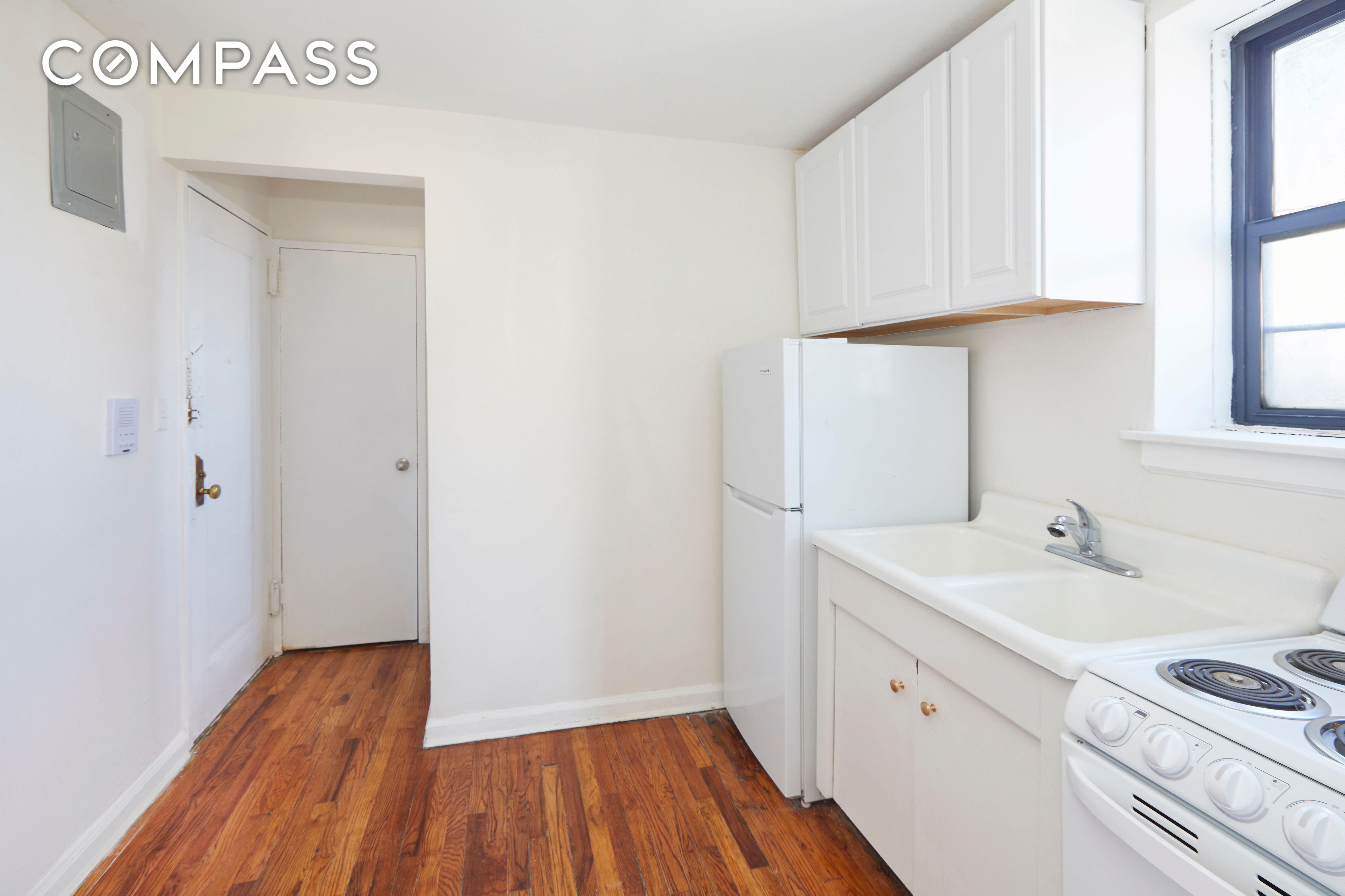 506 W 145th Street, New York, NY 10031, 1 Bedroom Bedrooms, 4 Rooms Rooms,1 BathroomBathrooms,Residential,For Sale,145th,COMP-1514447826246306633