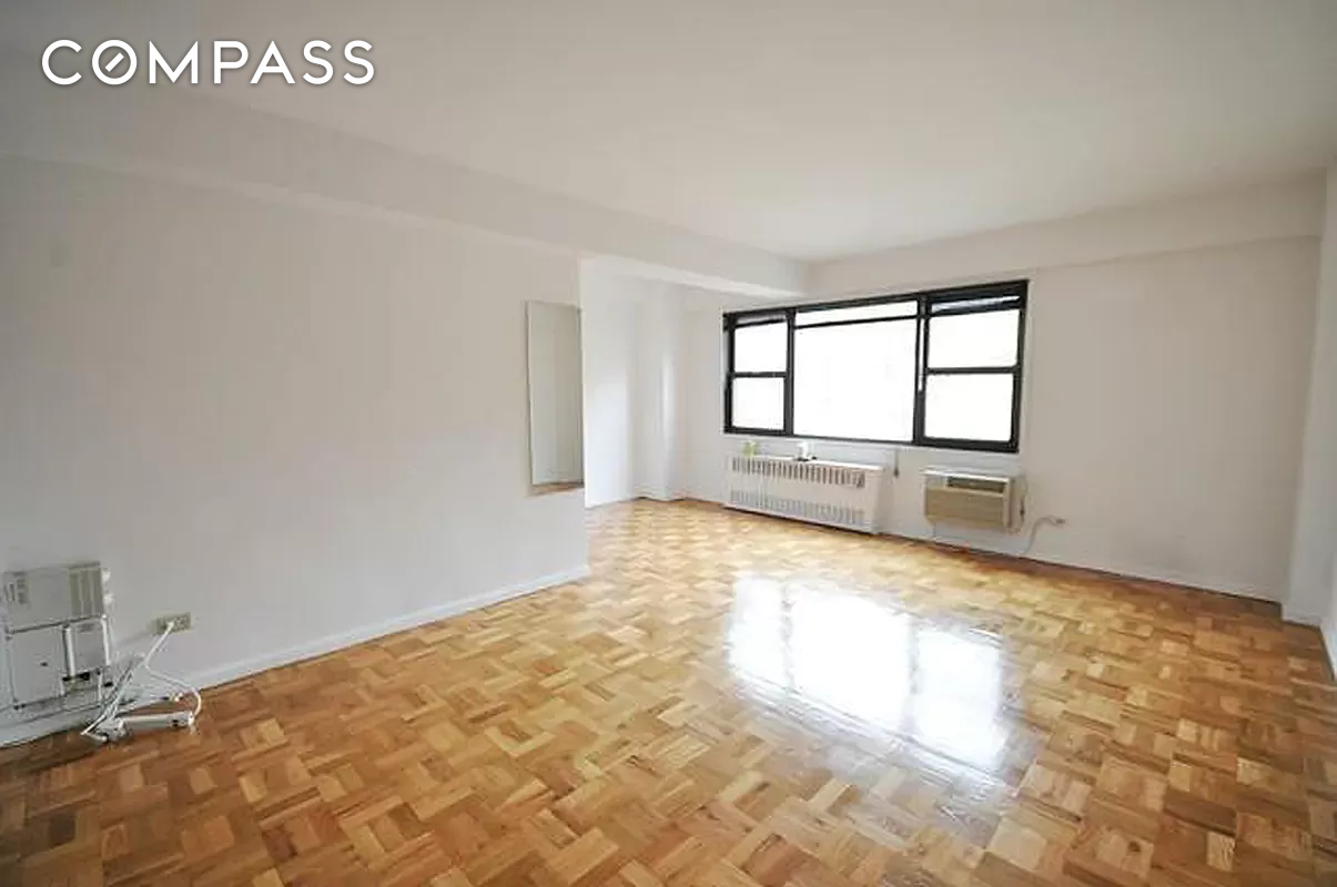 Photo 1 of 335 East 51st Street 10F, Midtown East, NYC, $2,850, Web #: 1061373025