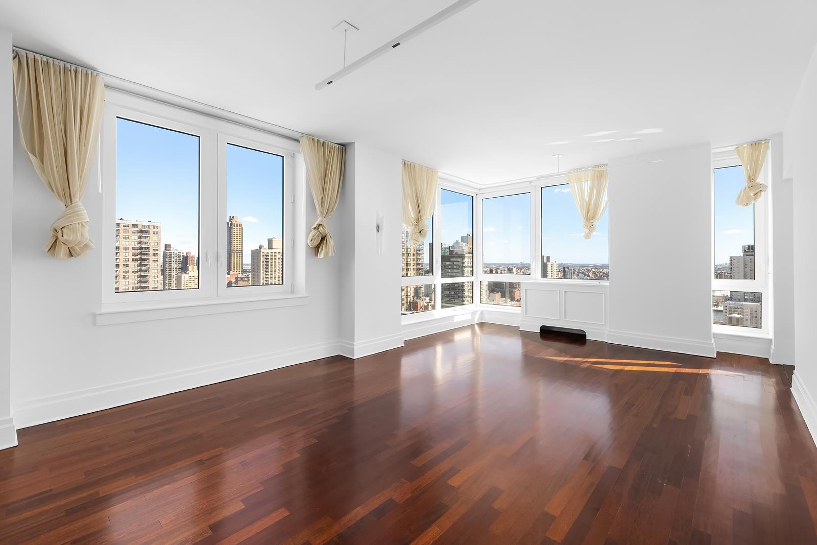 300 East 77th Street 28C, Lenox Hill, Upper East Side, NYC - 2 Bedrooms  
2 Bathrooms  
4 Rooms - 