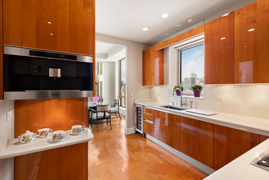 401 East 60th Street 36-A, Upper East Side, Upper East Side, NYC - 4 Bedrooms  
3.5 Bathrooms  
8 Rooms - 