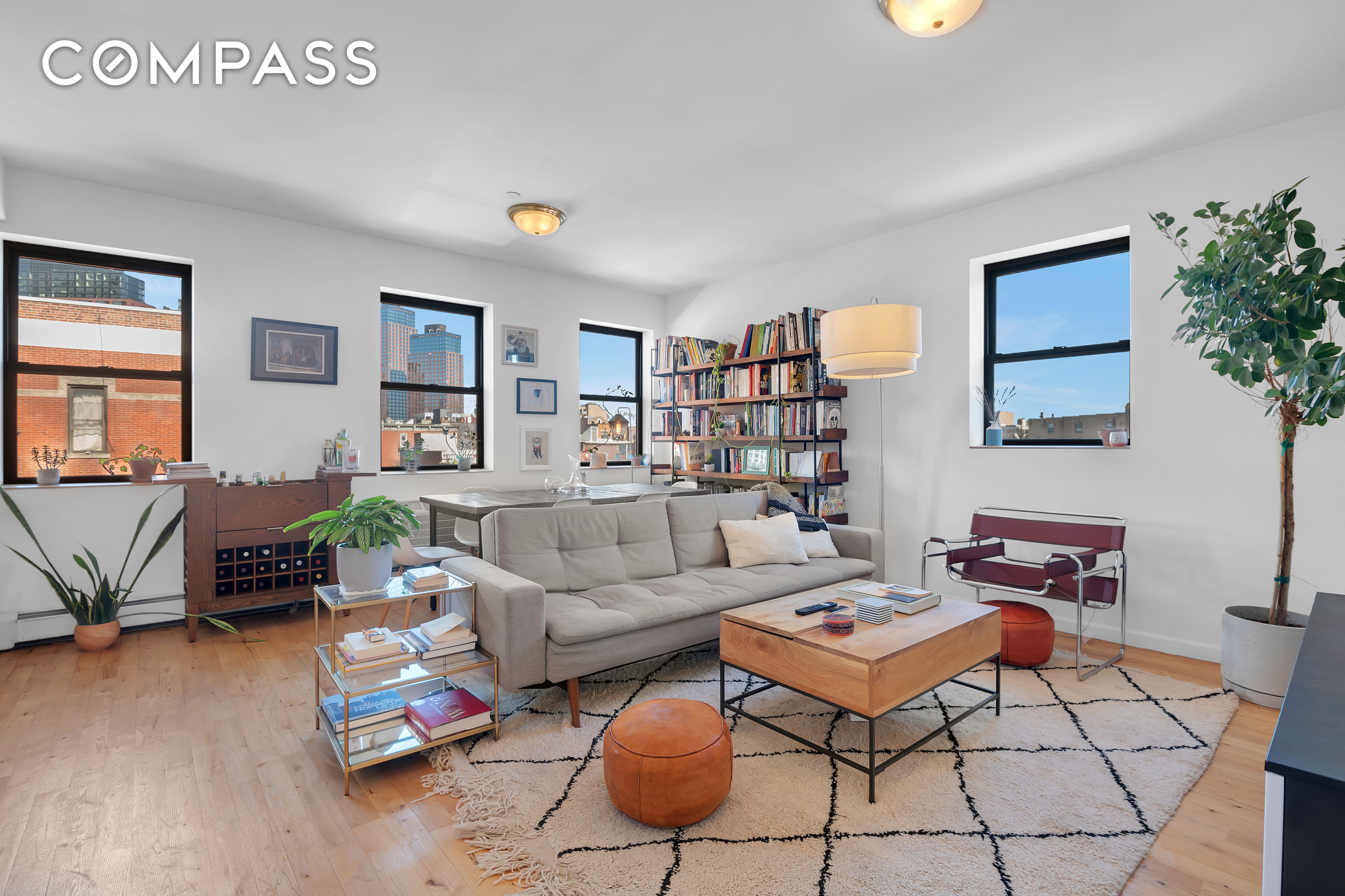 88 Green Street 4, Greenpoint, Brooklyn, New York - 2 Bedrooms  
1.5 Bathrooms  
4 Rooms - 