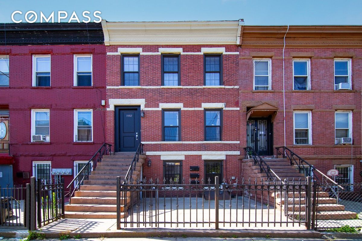 1882 Bergen Street, Crown Heights, Brooklyn, New York - 8 Bedrooms  
6 Bathrooms  
12 Rooms - 