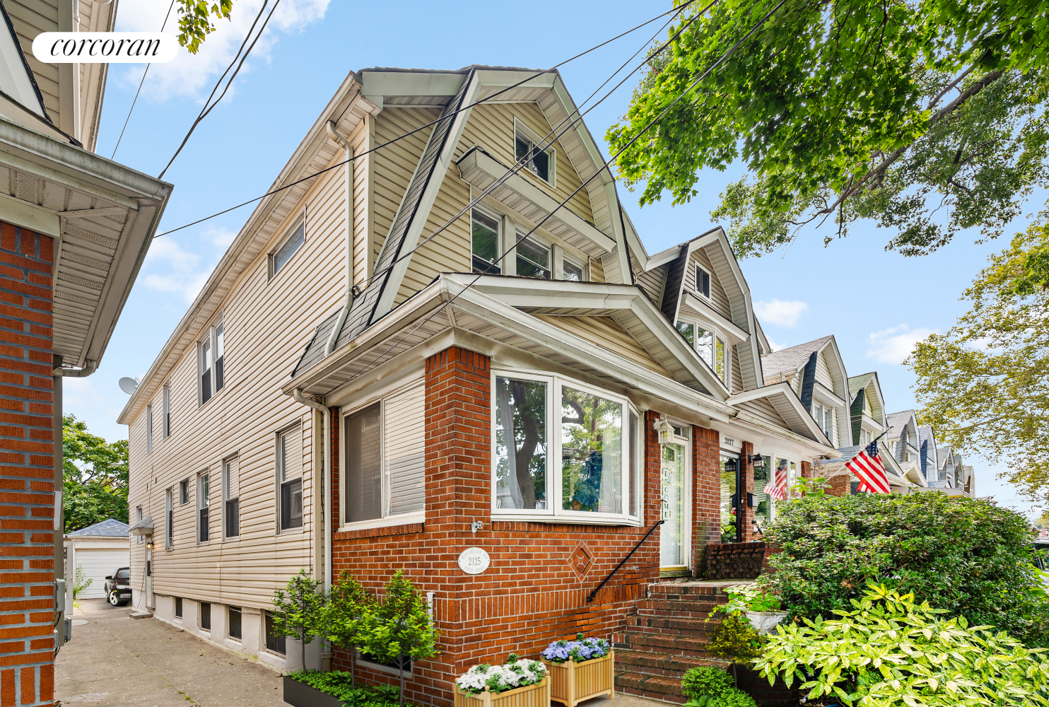 2125 Ryder Street, Marine Park, Brooklyn, New York - 4 Bedrooms  
2.5 Bathrooms  
9 Rooms - 