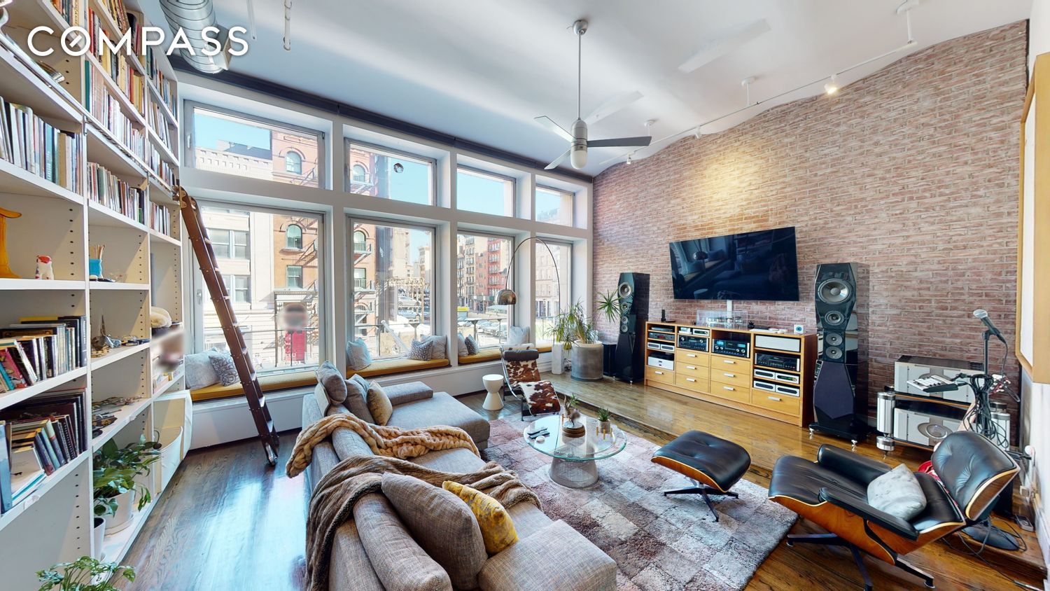 382 Lafayette Street 2, Noho, Downtown, NYC - 3 Bedrooms  
3 Bathrooms  
6 Rooms - 