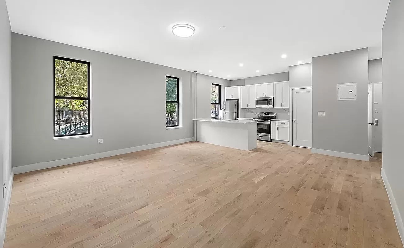 100 West 139th Street 5, Harlem, Upper Manhattan, NYC - 3 Bedrooms  
1.5 Bathrooms  
7 Rooms - 