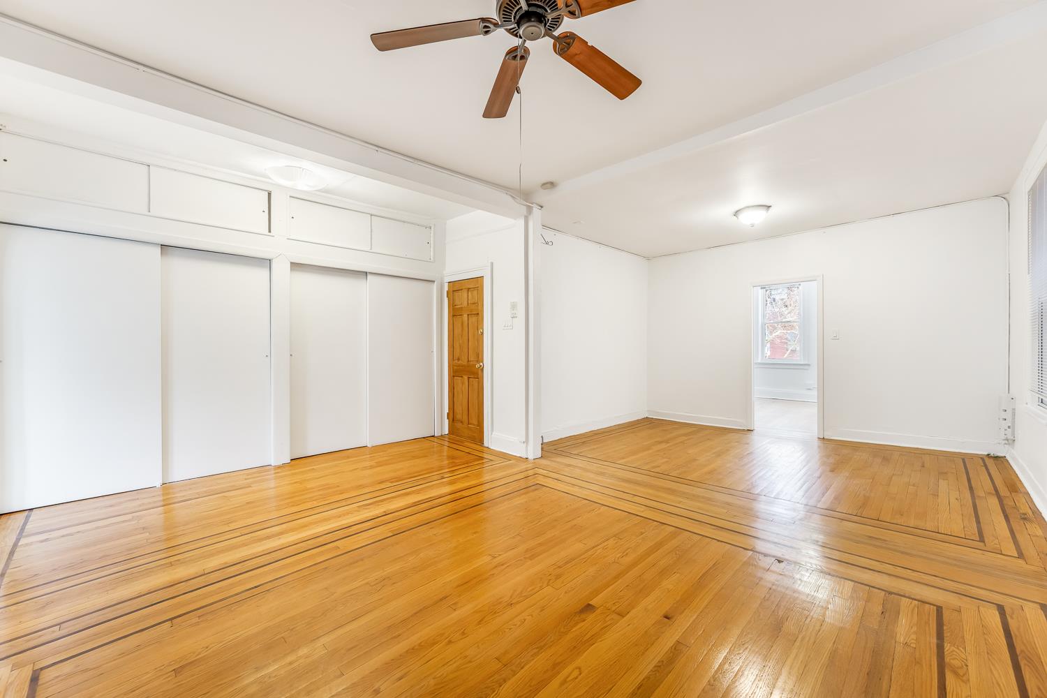 50-12 Vernon Boulevard, Long Island City, Queens, New York - 1 Bedrooms  
1 Bathrooms  
4 Rooms - 