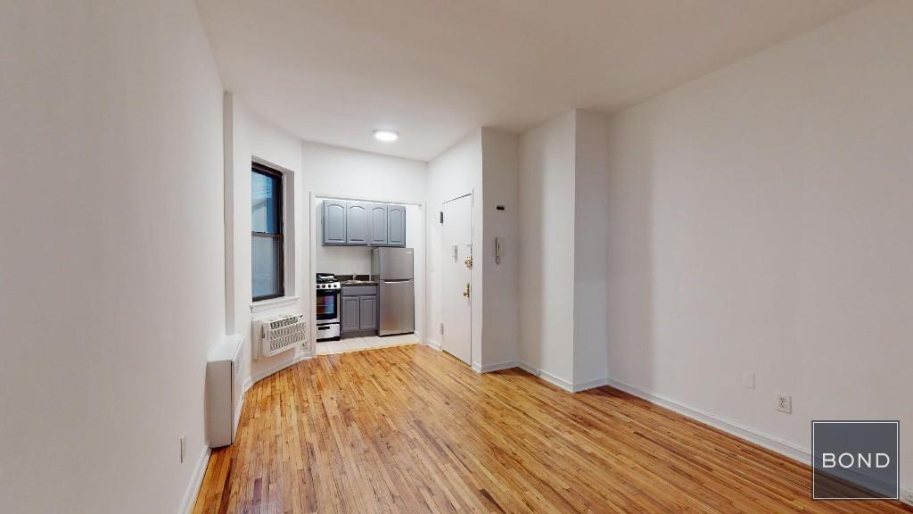 304 East 90th Street 3B, Upper East Side, Upper East Side, NYC - 1 Bedrooms  
1 Bathrooms  
3 Rooms - 