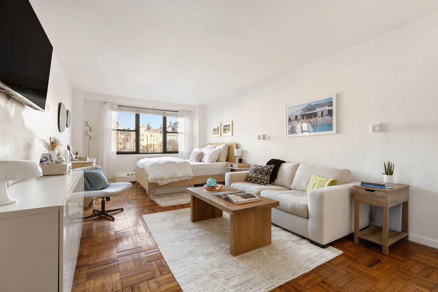 230 East 15th Street 8R, Gramercy Park, Downtown, NYC - 1 Bathrooms  
1 Rooms - 