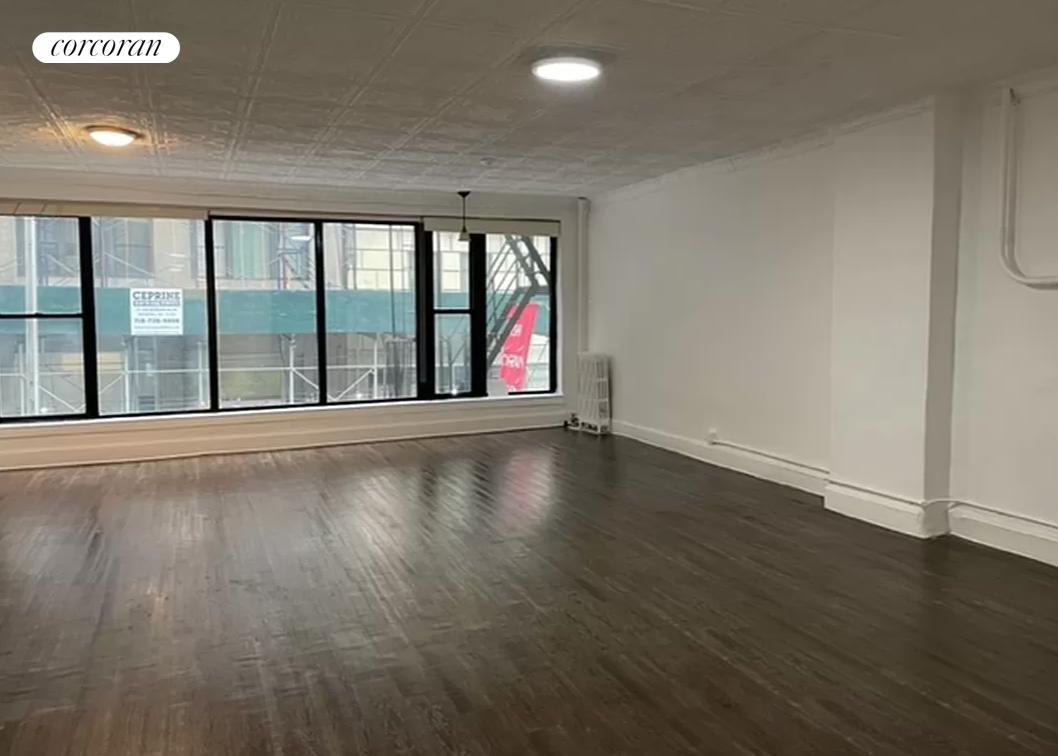 263 West 30th Street 2, Chelsea And Clinton, Downtown, NYC - 5 Bedrooms  
2 Bathrooms  
5 Rooms - 