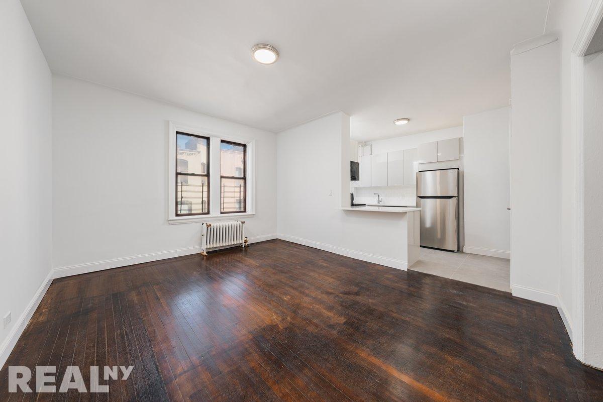 690 Riverside Drive 3E, Inwood And Washington Heights, Upper Manhattan, NYC - 2 Bedrooms  
1 Bathrooms  
4 Rooms - 