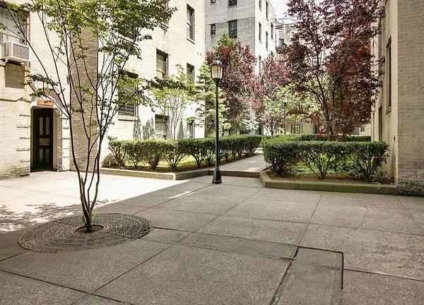 21-58 35th Street, New York, NY 11105, 2 Bedrooms Bedrooms, 4 Rooms Rooms,1 BathroomBathrooms,Residential,For Sale,35th,OLRS-00011983066