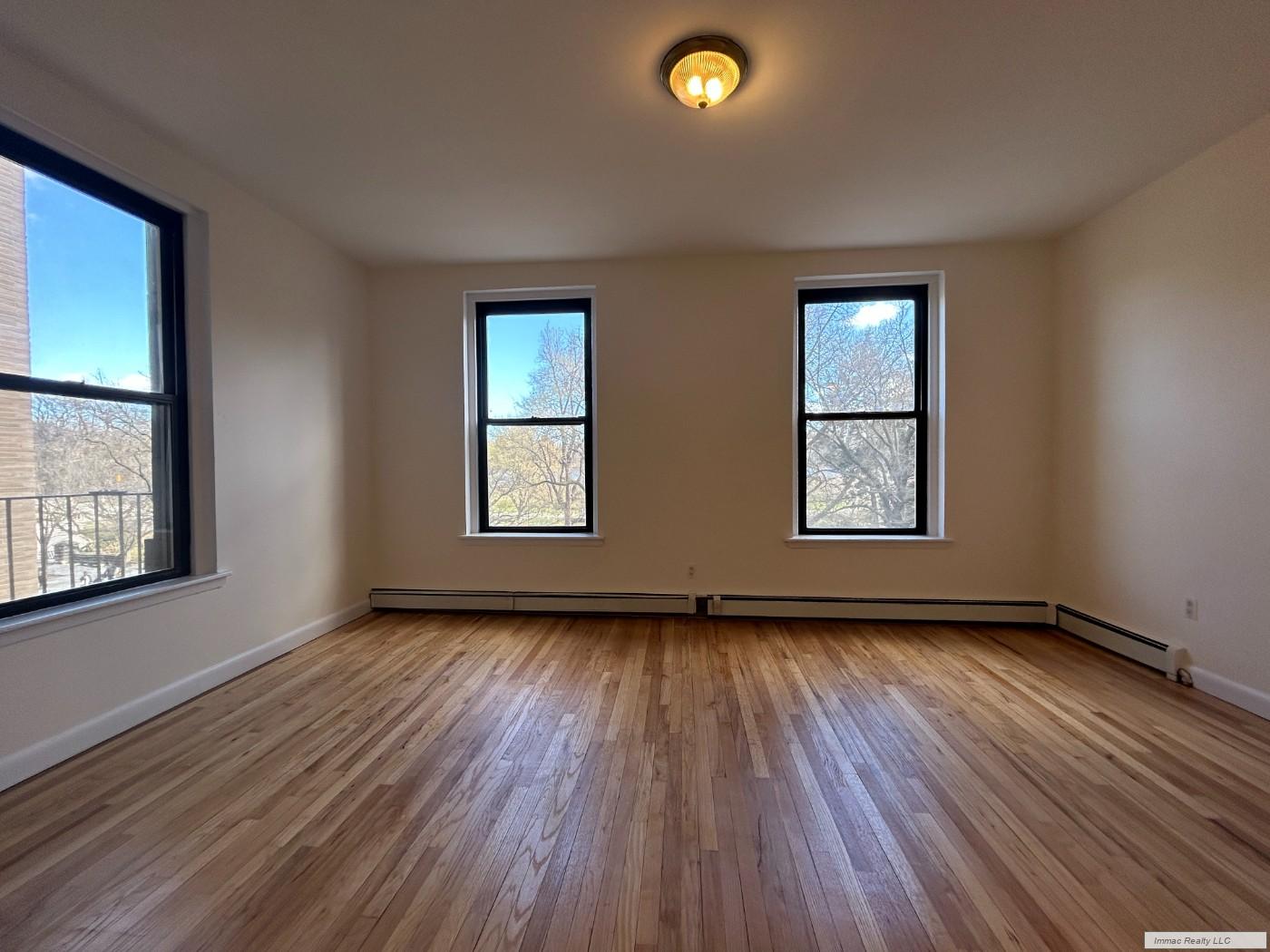 293 Central Park 4E, Upper West Side, Upper West Side, NYC - 1 Bedrooms  
1 Bathrooms  
3 Rooms - 