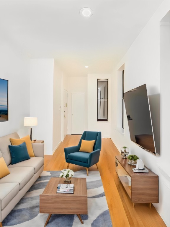 417 3rd Avenue 2C, Kips Bay, Midtown East, NYC - 1 Bedrooms  
1 Bathrooms  
3 Rooms - 