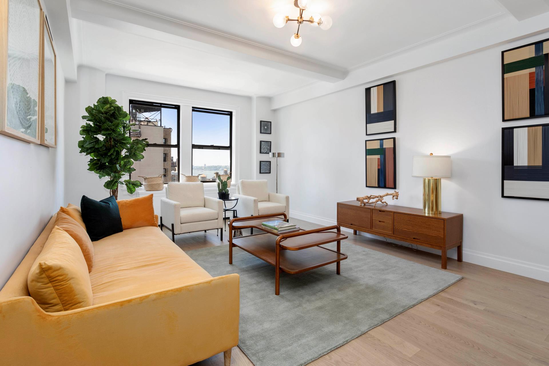 845 West End Avenue 14F, Upper West Side, Upper West Side, NYC - 3 Bedrooms  
3 Bathrooms  
7 Rooms - 