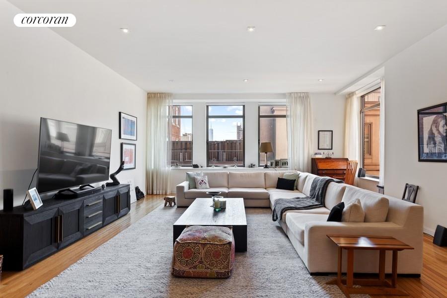 252 7th Avenue 15A, Chelsea, Downtown, NYC - 2 Bedrooms  
2 Bathrooms  
5 Rooms - 