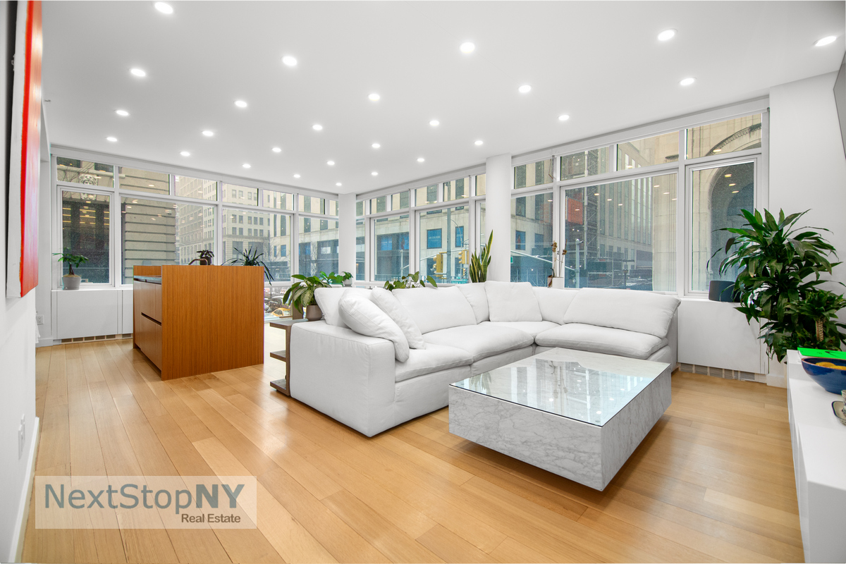 323 Park Avenue 2A, Gramercy Park, Downtown, NYC - 2 Bedrooms  
2.5 Bathrooms  
5 Rooms - 