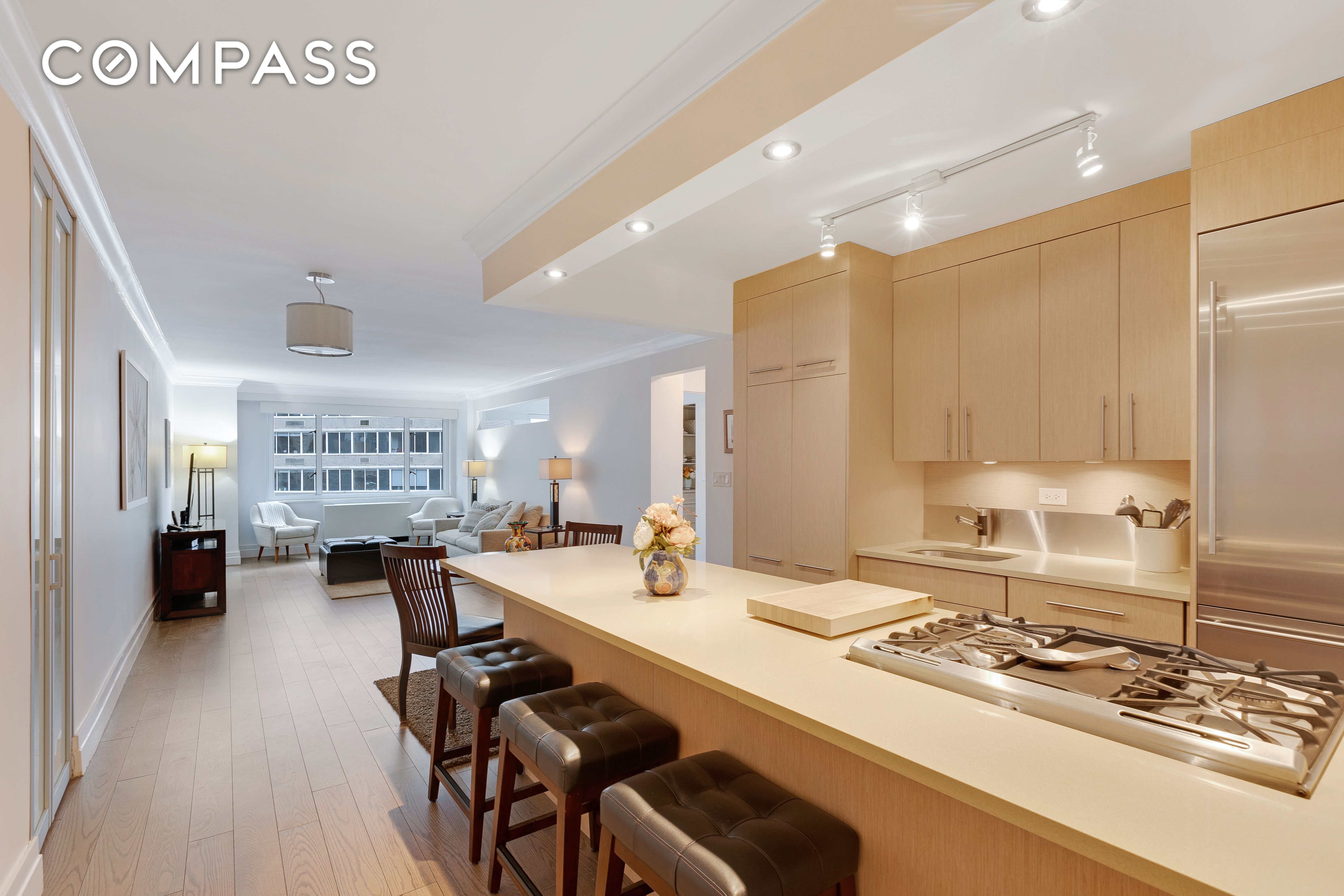 400 East 54th Street 25A, Midtown East, Midtown East, NYC - 2 Bedrooms  
2 Bathrooms  
6 Rooms - 