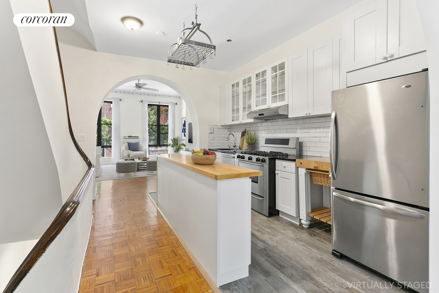 230 East 11th Street 2, East Village, Downtown, NYC - 4 Bedrooms  
2 Bathrooms  
8 Rooms - 