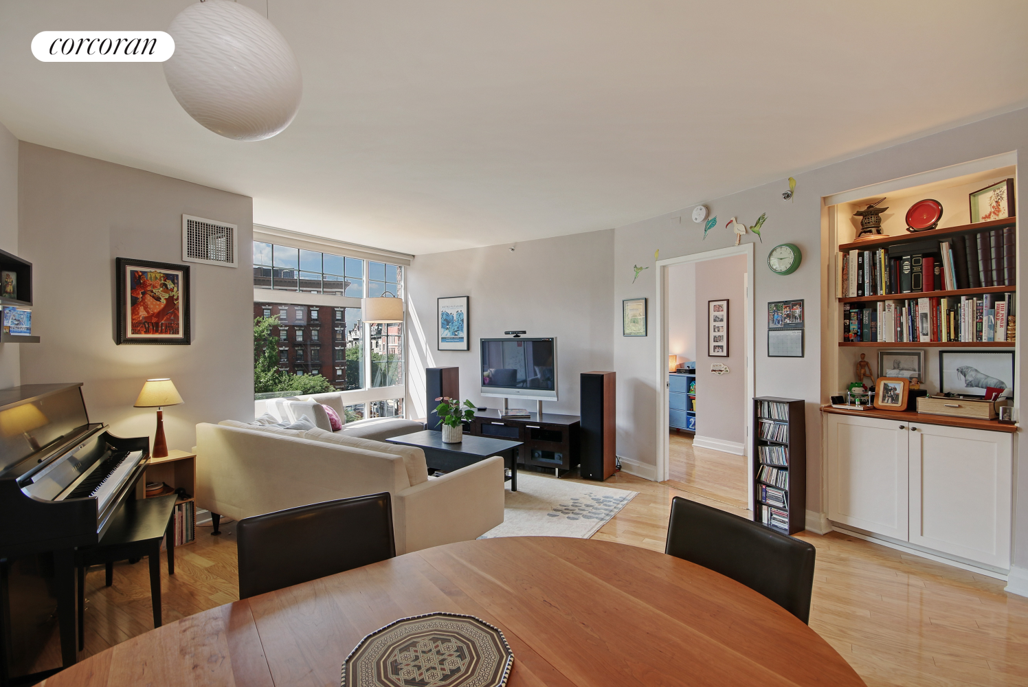 272 West 107th Street 8B, Upper West Side, Upper West Side, NYC - 2 Bedrooms  
2 Bathrooms  
4 Rooms - 