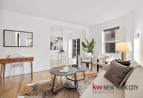 350 West 14th Street 5C, West Village, Downtown, NYC - 1 Bedrooms  
1 Bathrooms  
3 Rooms - 