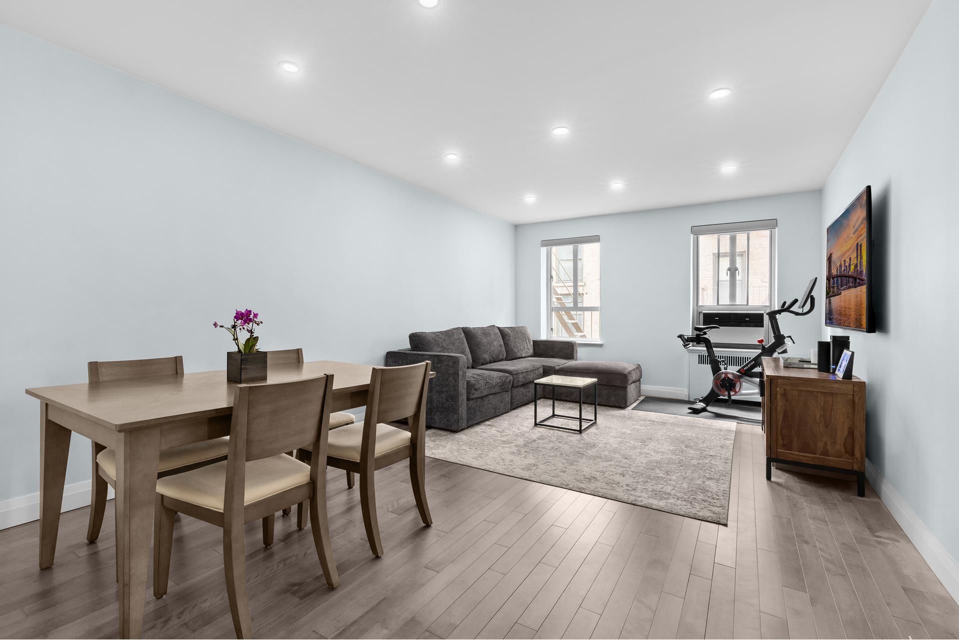 155 West 20th Street 3A, Chelsea, Downtown, NYC - 1 Bedrooms  
1 Bathrooms  
4 Rooms - 
