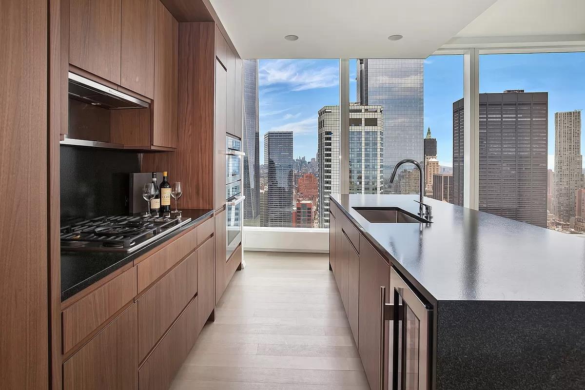 50 West Street 33A, Financial District, Downtown, NYC - 2 Bedrooms  
2.5 Bathrooms  
5 Rooms - 