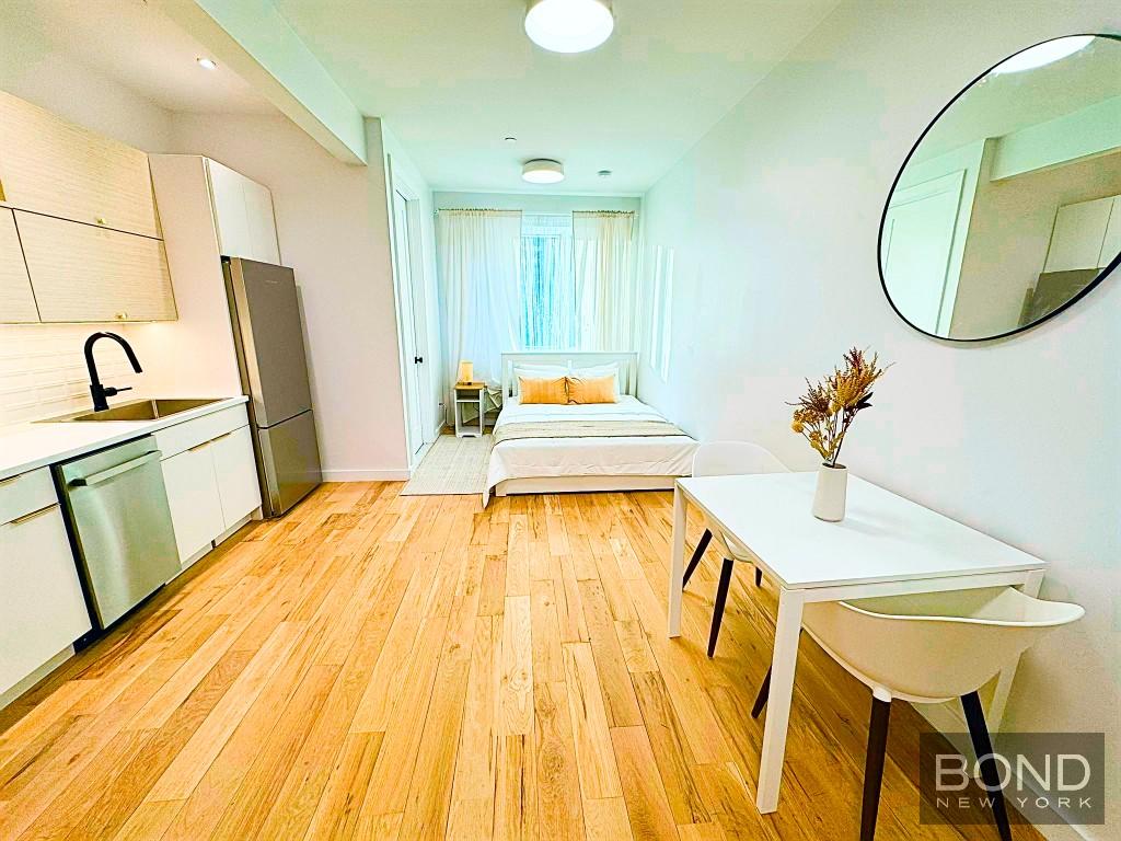 90 Ave C 203, East Village, Downtown, NYC - 1 Bathrooms  
2 Rooms - 
