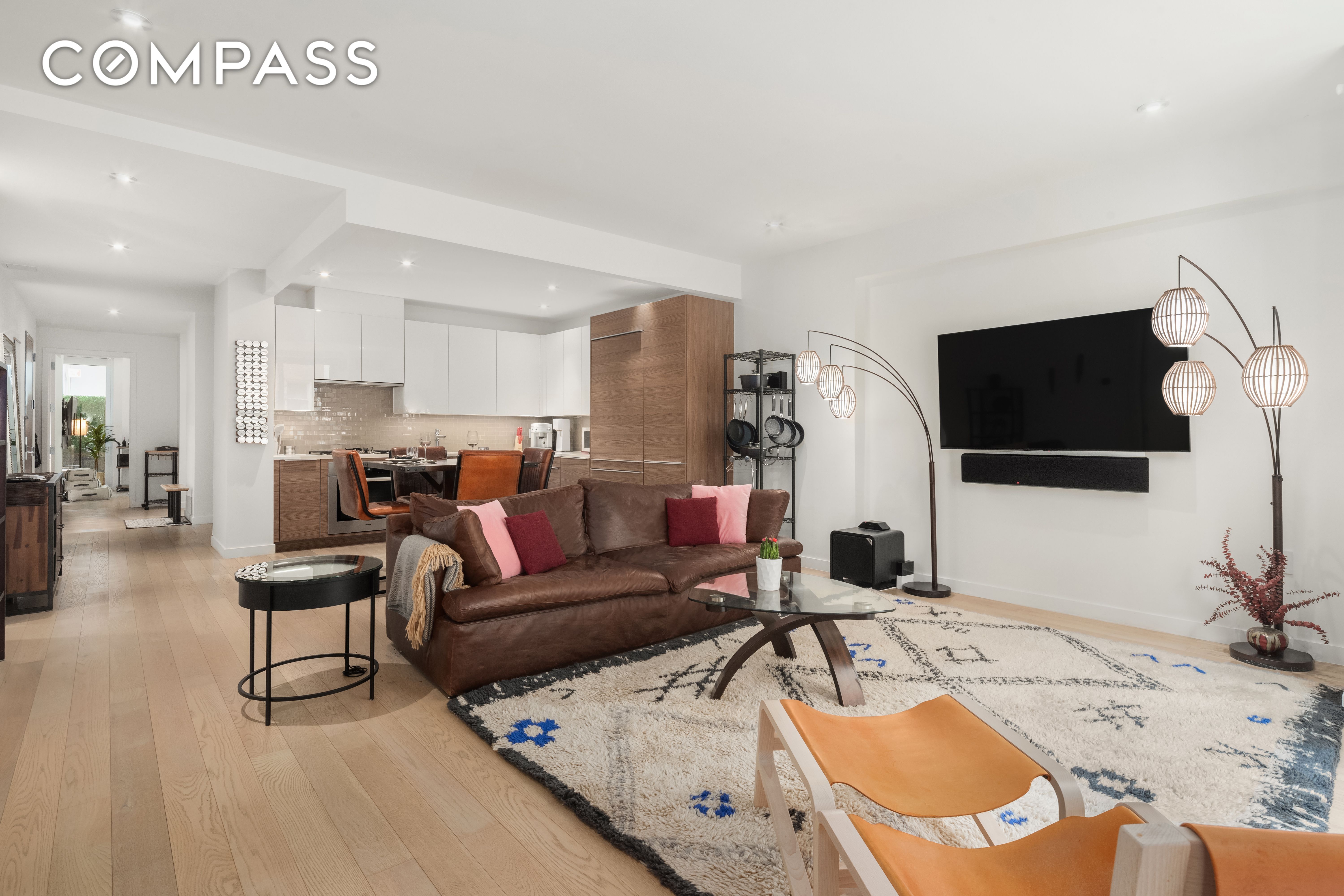 337 East 62nd Street 1A, Lenox Hill, Upper East Side, NYC - 3 Bedrooms  
2.5 Bathrooms  
6 Rooms - 