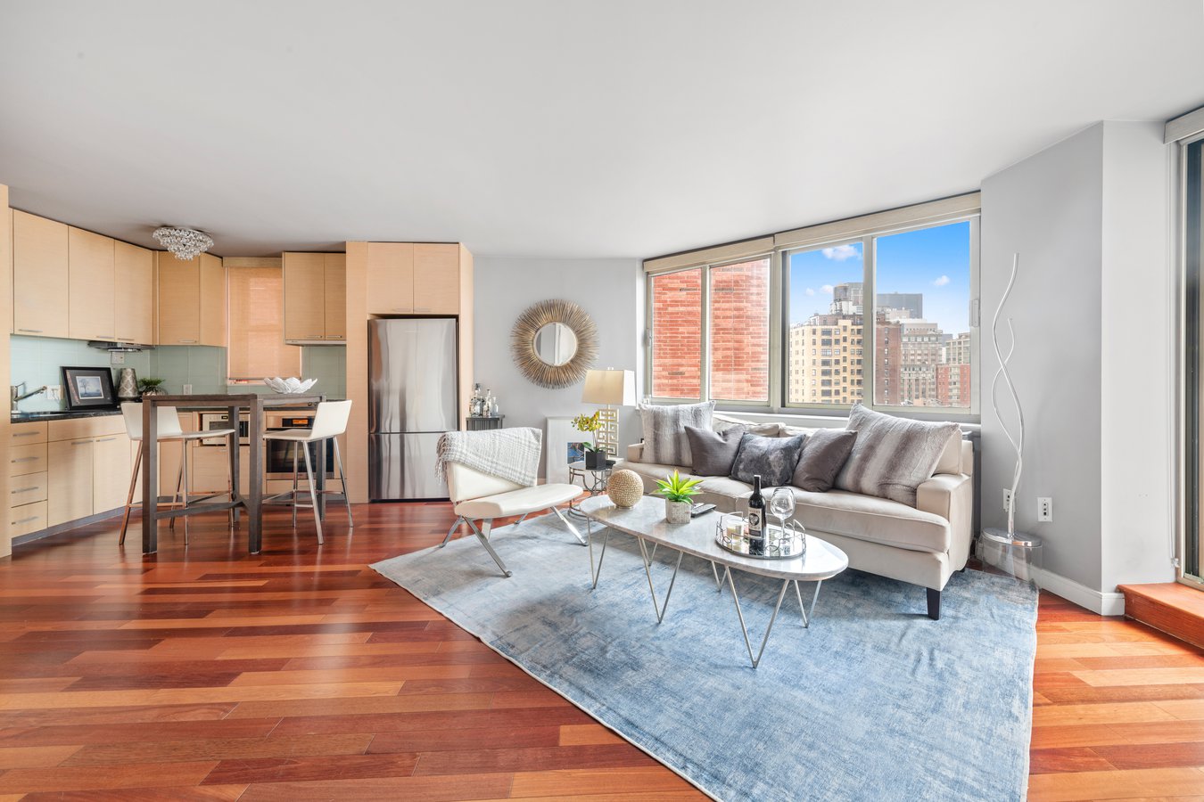 206 East 95th Street 15B, Yorkville, Upper East Side, NYC - 2 Bedrooms  
2 Bathrooms  
5 Rooms - 