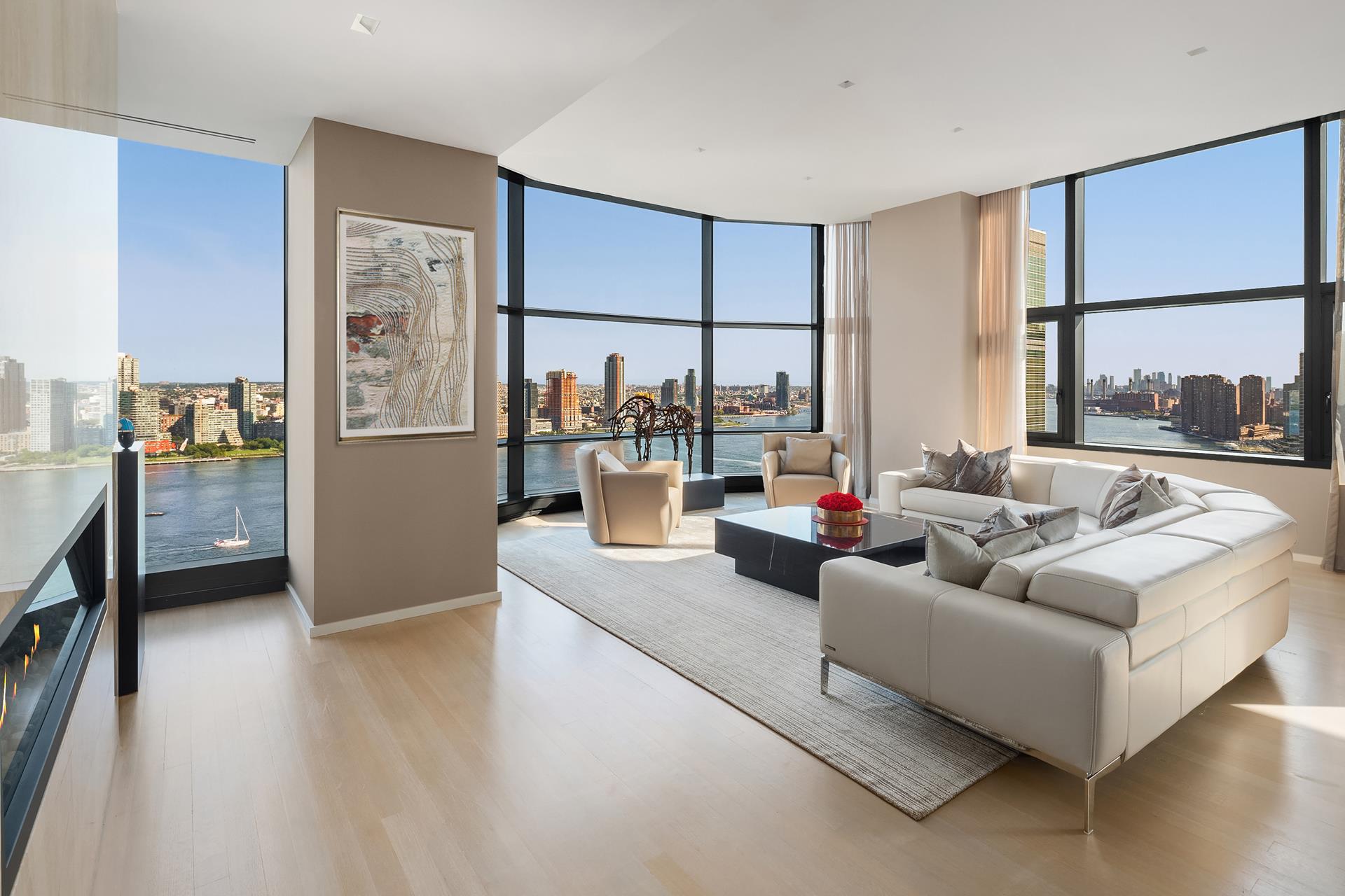 50 United Nations Plaza 27A, Turtle Bay, Midtown East, NYC - 3 Bedrooms  
3 Bathrooms  
6 Rooms - 