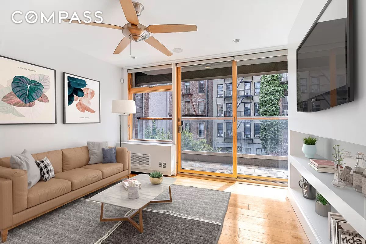 530 East 5th Street 5R, East Village, Downtown, NYC - 3 Bedrooms  
3 Bathrooms  
5 Rooms - 