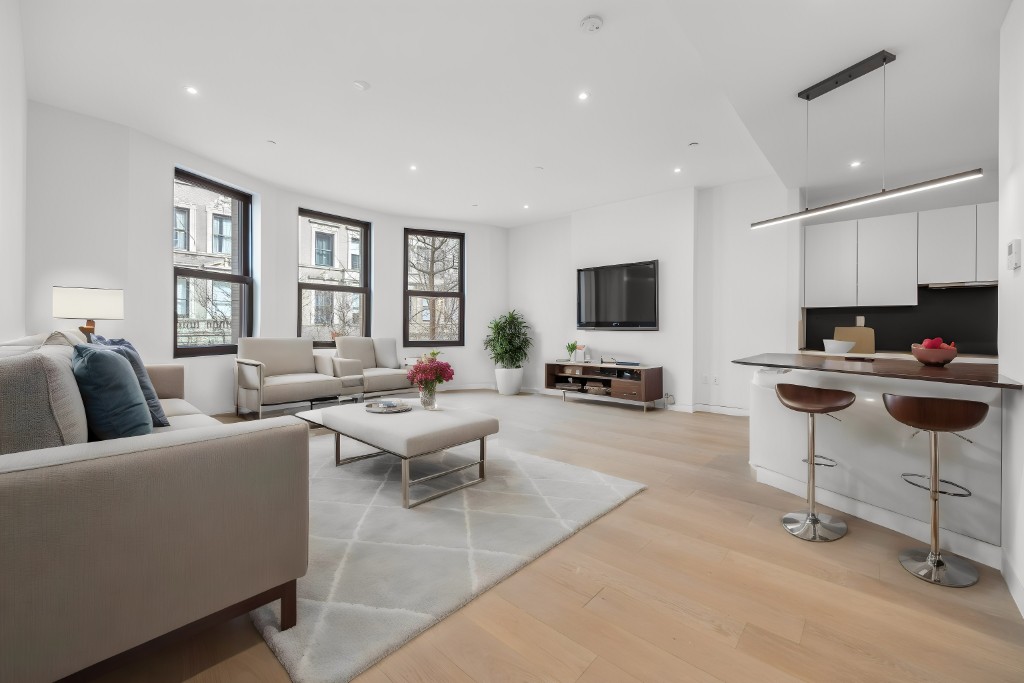 324 West 108th Street 12, Upper West Side, Upper West Side, NYC - 2 Bedrooms  
2 Bathrooms  
4 Rooms - 