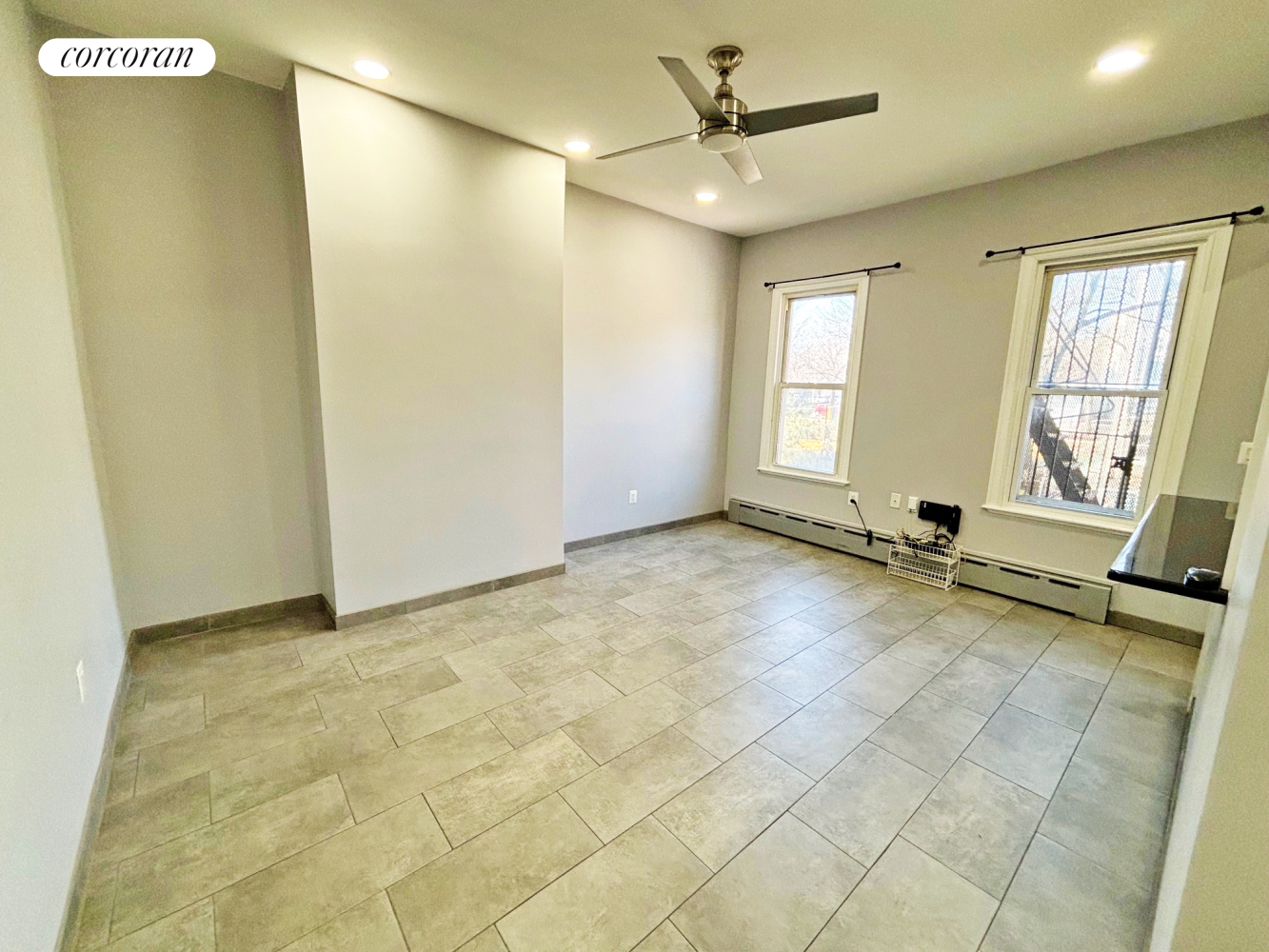 1095 Halsey Street 2, Bushwick, Brooklyn, New York - 2 Bedrooms  
1 Bathrooms  
4 Rooms - 