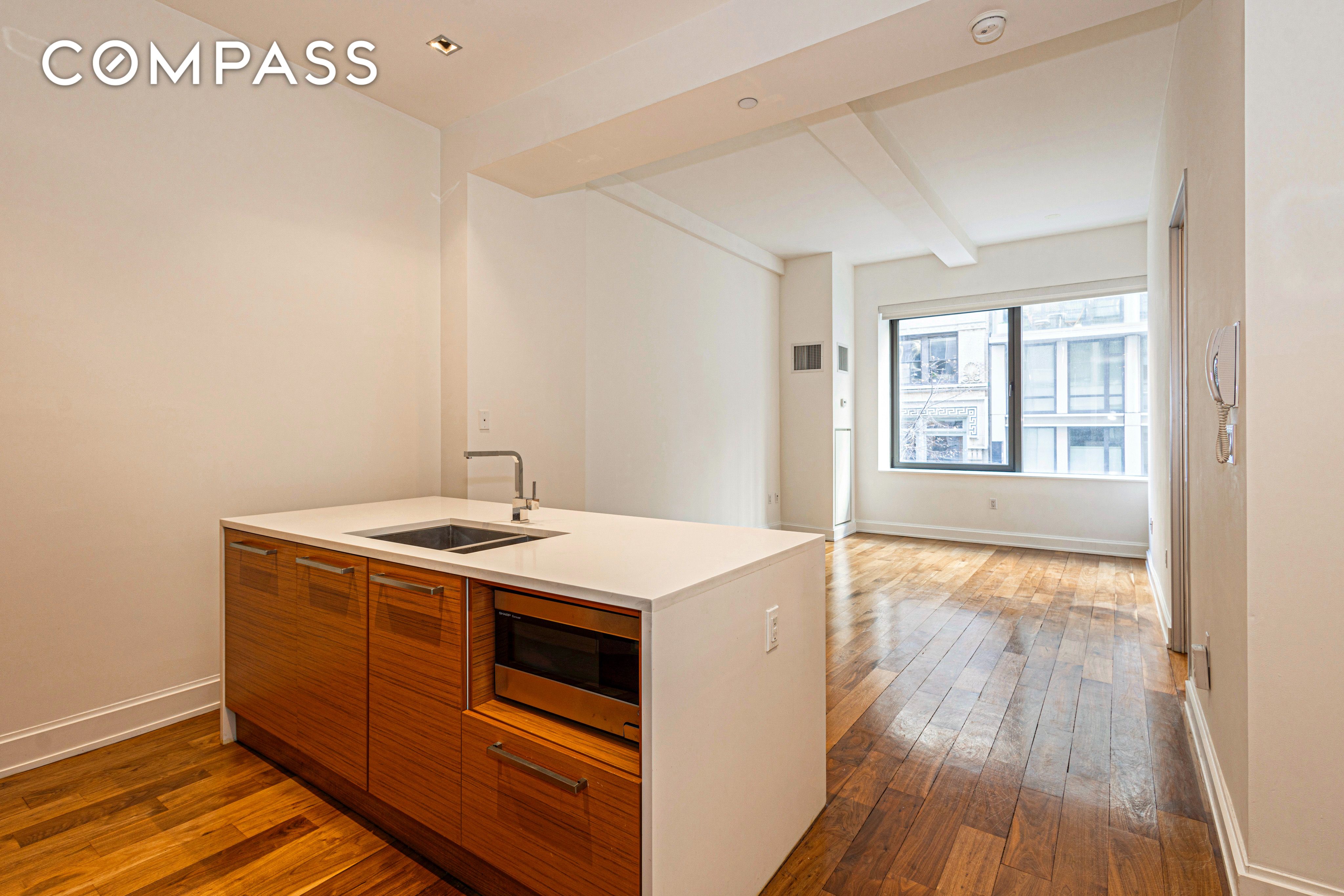 140 West 22nd Street 2A, Chelsea, Downtown, NYC - 1 Bedrooms  
2 Bathrooms  
5 Rooms - 